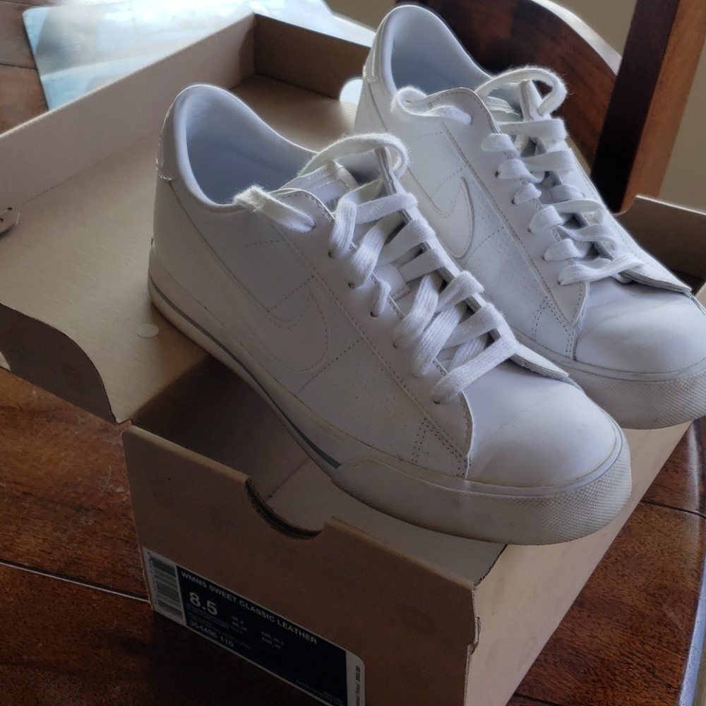 Women's Nike Sweet Classic White Leather, 8.5